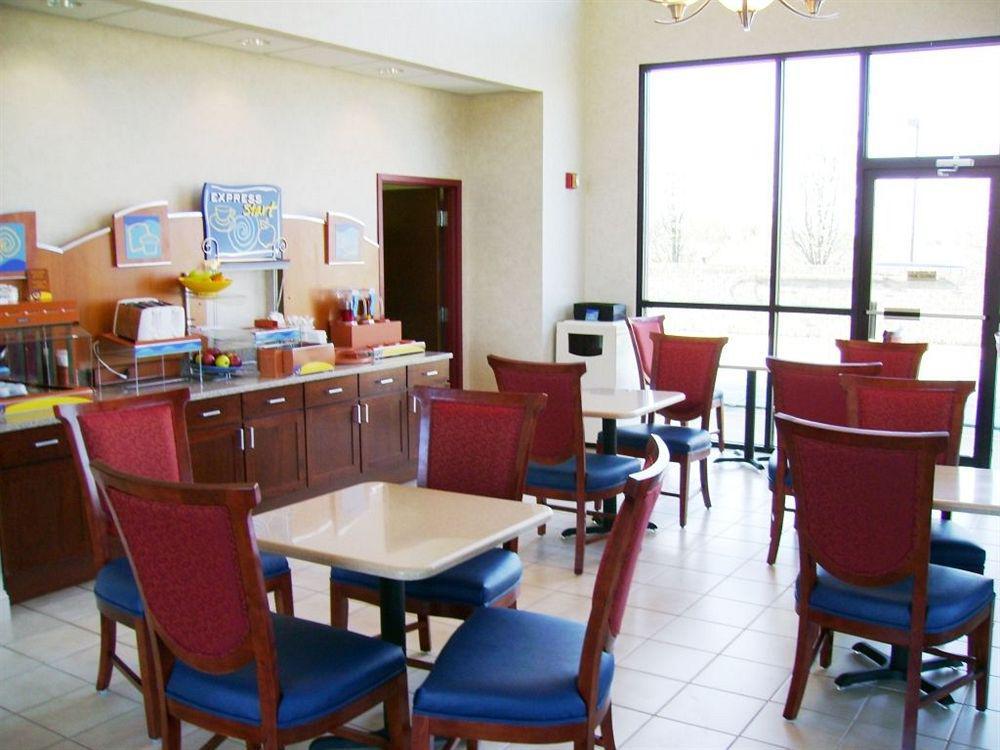 Holiday Inn Express Stephens City By Ihg Restaurant photo